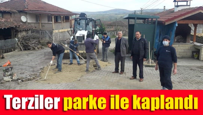 Kandıra Belediyesi, köylerde yürüttüğü yol bakım onarım çalışmalarını aralıksız sürdürüyor.