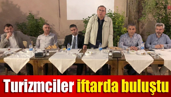 Kandıra Turizm Derneği ve Kerpe Muhtarlığı tarafından düzenlenen iftar yemeğinde