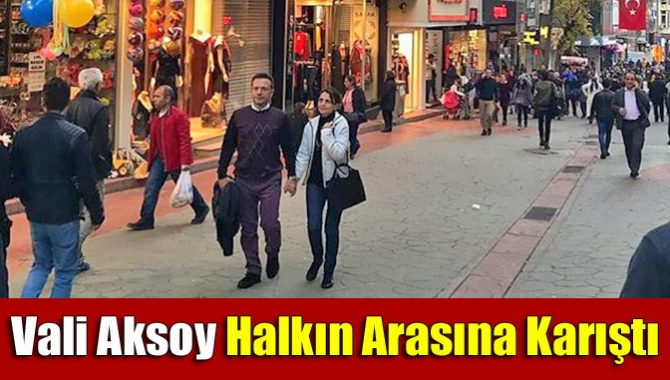 Kocaeli Valisi Hüseyin Aksoy, bugün eşi Hülya Aksoy ile birlikte