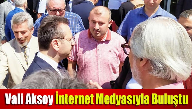 Vali Hüseyin Aksoy kentimizdeki internet gazetelerinin temsilcileriyle Ramada Otel’de bir