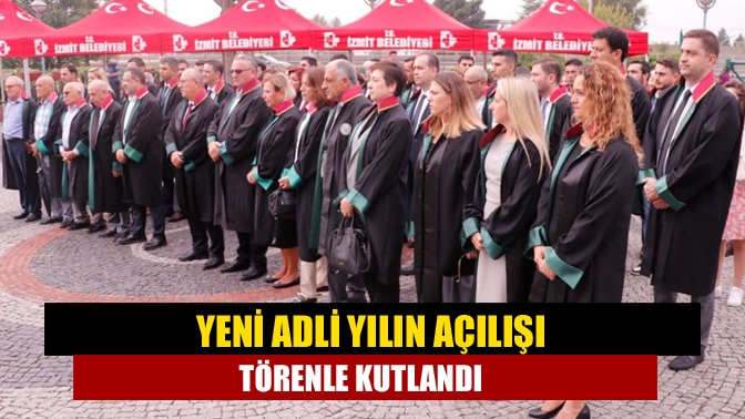 İzmit Kültür Tepesi'nde avukatların katılımıyla düzenlenen törende, Kocaeli Baro Başkanı