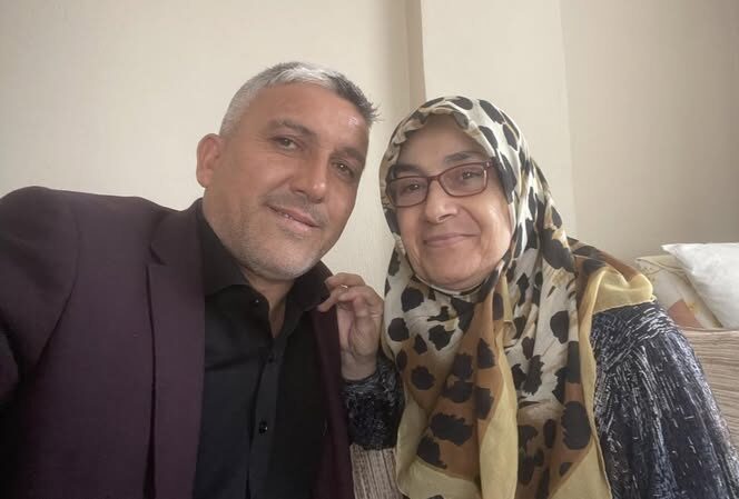 Kandıra İlçe Başkanı Hakan Akbaş’ın Annesi Vefat Etti 
Anahtar Partisi Kandıra İlçe Başkanı Hakan Akbaş’ın annesi Gülizar Akbaş,