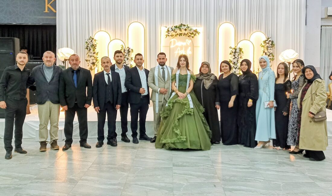 Muzaç ile Pınar Aileleri Artık Hısım Oldu! Kandıra’da Görkemli Nişan Töreni Kandıra’da İSU personeli Salih ve Handan’ın kızları Hande ile emekli