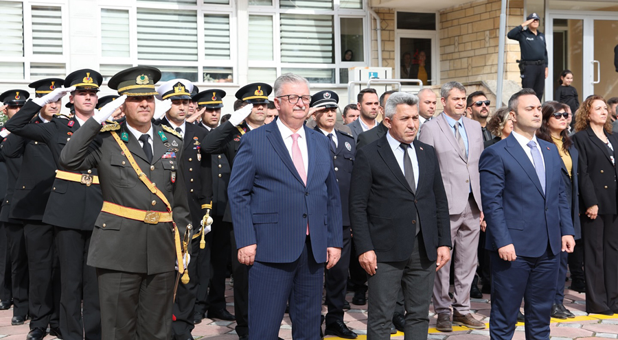 Kandıra’da Cumhuriyet’in 102. Yılı Coşkusu Başladı Kandıra’da Cumhuriyet’in 102. yılı, Atatürk büstüne çelenk sunma töreniyle başladı.