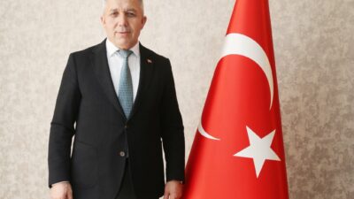 Başkan Ölmez’den Cumhuriyet’in 102. Yılı Mesajı: “Birlik ve Beraberlik İçinde Daha Güçlü Türkiye” Başkan Erol Ölmez, Cumhuriyetimizin 102. yıl dönümünde birlik ve beraberlik