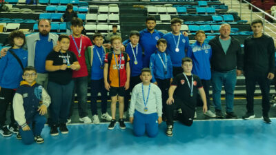 Kandıra güreş takımı, Sakarya Serdivan’da düzenlenen 29 Ekim Kamil Özdağ