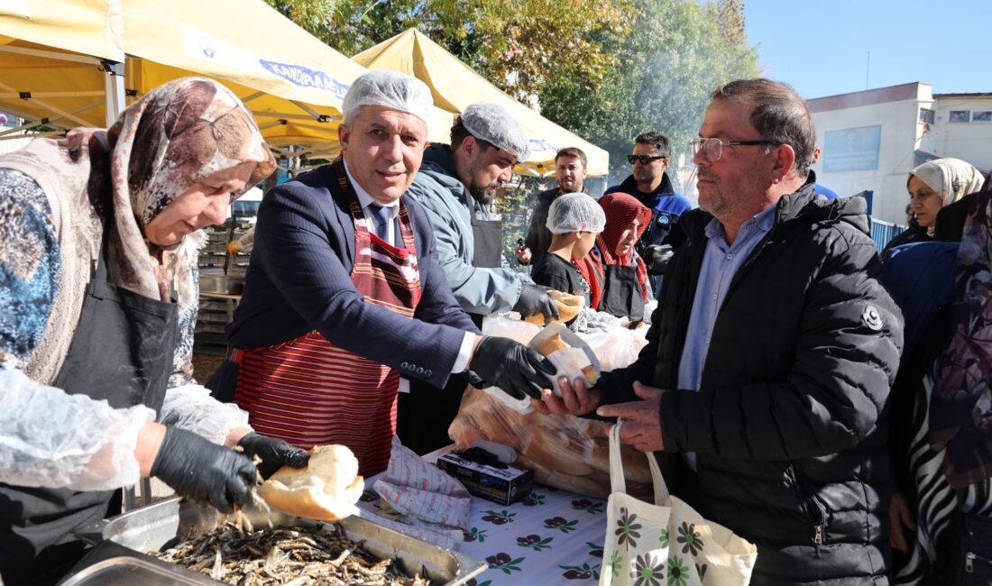 Kandıra’da 2. Hamsi ve Yöresel Ürünler Festivali büyük bir coşkuyla