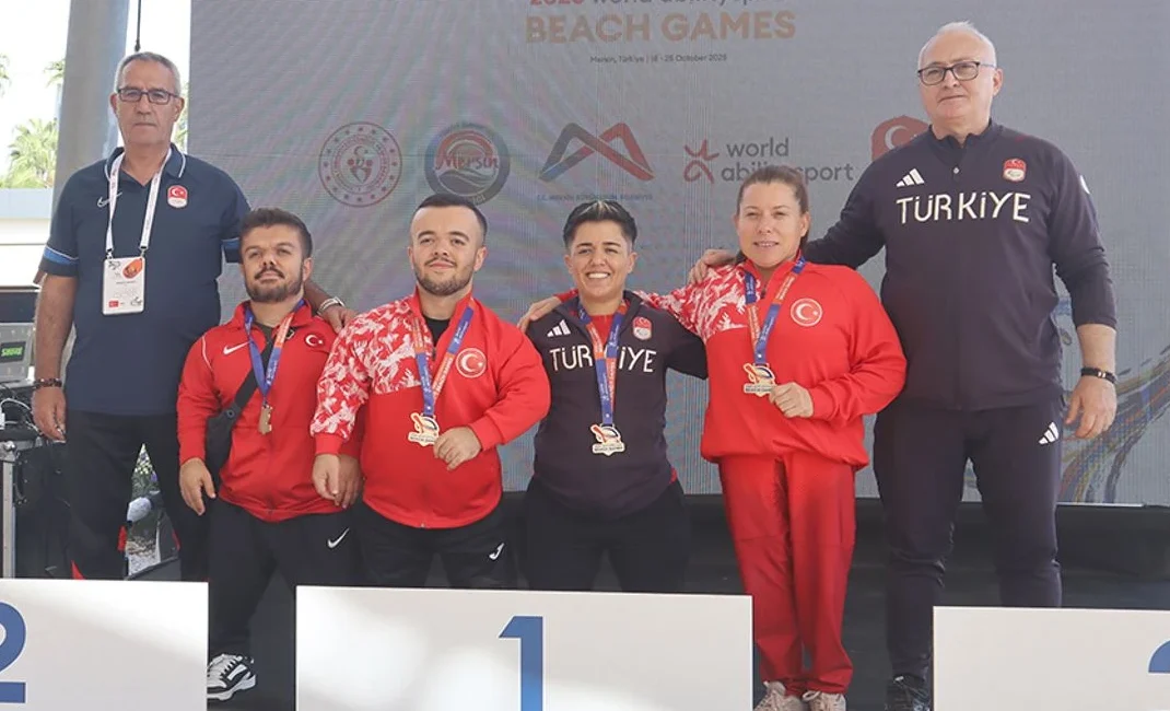 Mersin’de düzenlenen Dünya Bedensel Engelliler Plaj Oyunları’nda Kandıralı sporcu Özlem