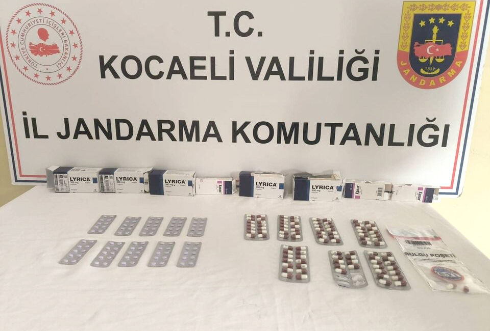 Kandıra, İzmit ve Kartepe’de Jandarmadan Zehir Tacirlerine Operasyon! 
Kocaeli İl Jandarma Komutanlığı ekipleri, 14–24 Ekim tarihleri arasında İzmit,