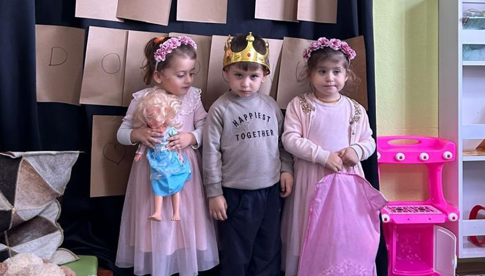 Yedi aylık hamileyken annelerini kaybeden mucize üçüzler, hayata tutunarak 4.