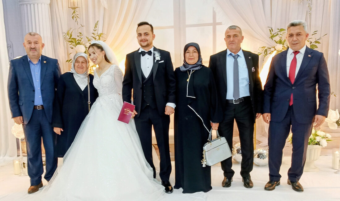 Kandıra’da Furkan ve Yeter, Namazgâh Kültür Merkezi’nde düzenlenen görkemli düğünle