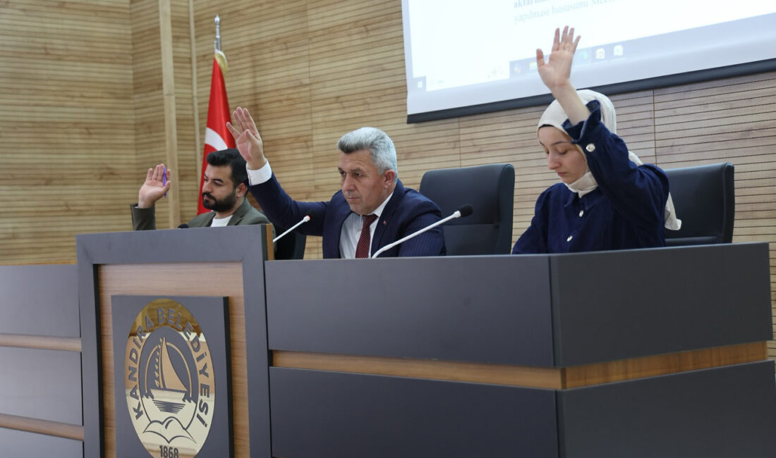 Kandıra Belediye Meclisi, Başkan Erol Ölmez başkanlığında Kasım ayı toplantısını