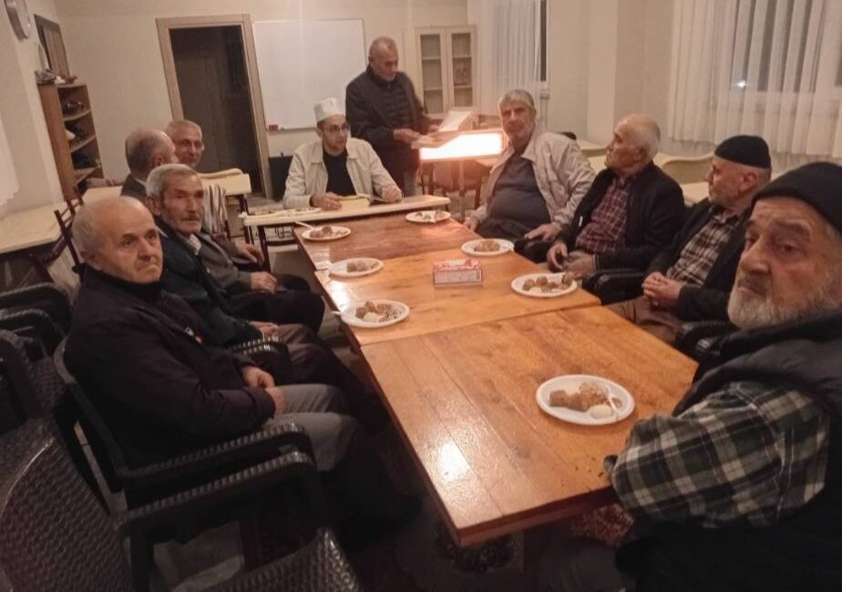 Kandıra TOKİ Fatih Camii’nde her çarşamba akşamı yatsı namazının ardından