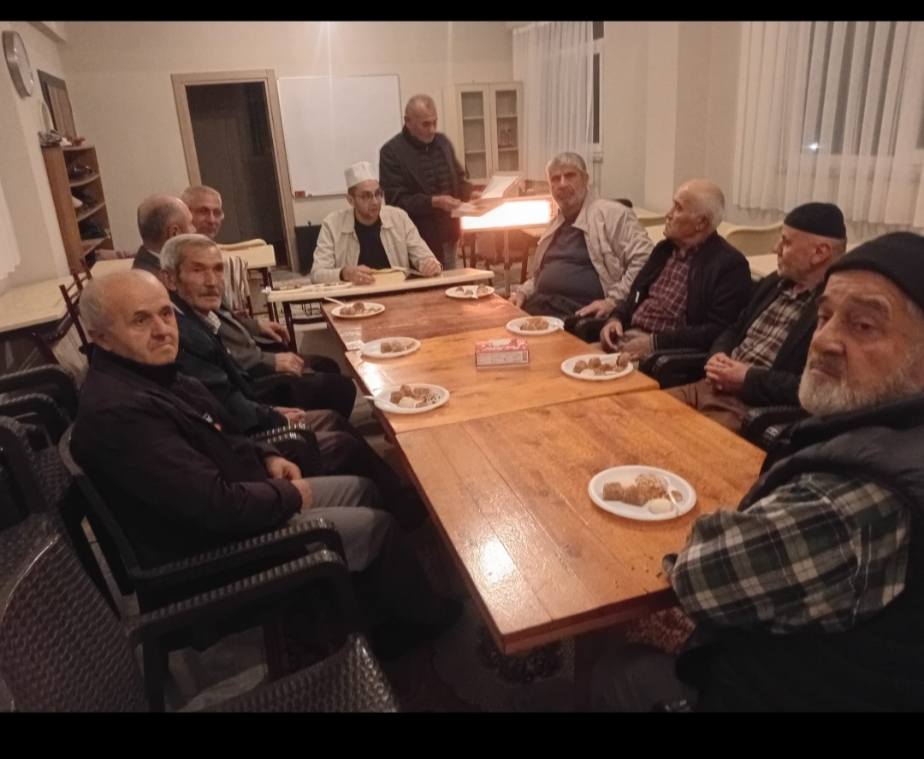 Kandıra TOKİ Fatih Camii’nde her çarşamba akşamı yatsı namazının ardından