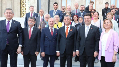 CHP Kocaeli İl Başkanı Erdem Arcan ve yönetimi ilk resmi