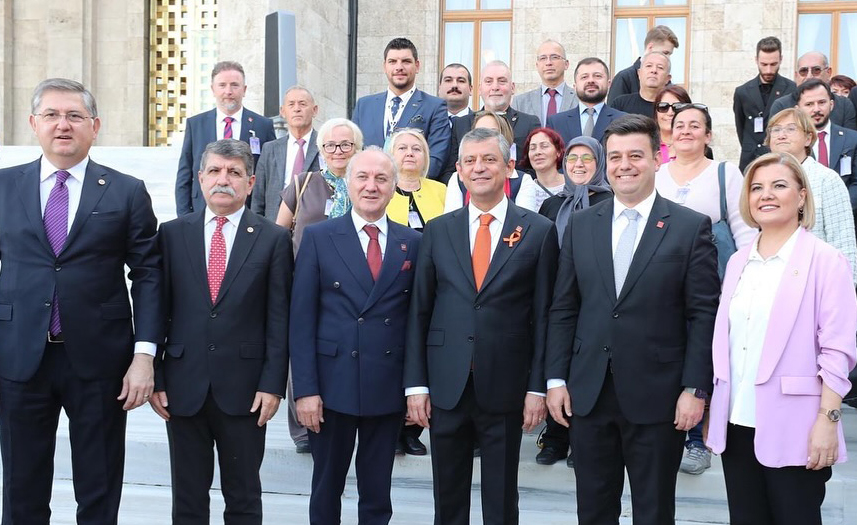 CHP Kocaeli İl Başkanı Erdem Arcan ve yönetimi ilk resmi