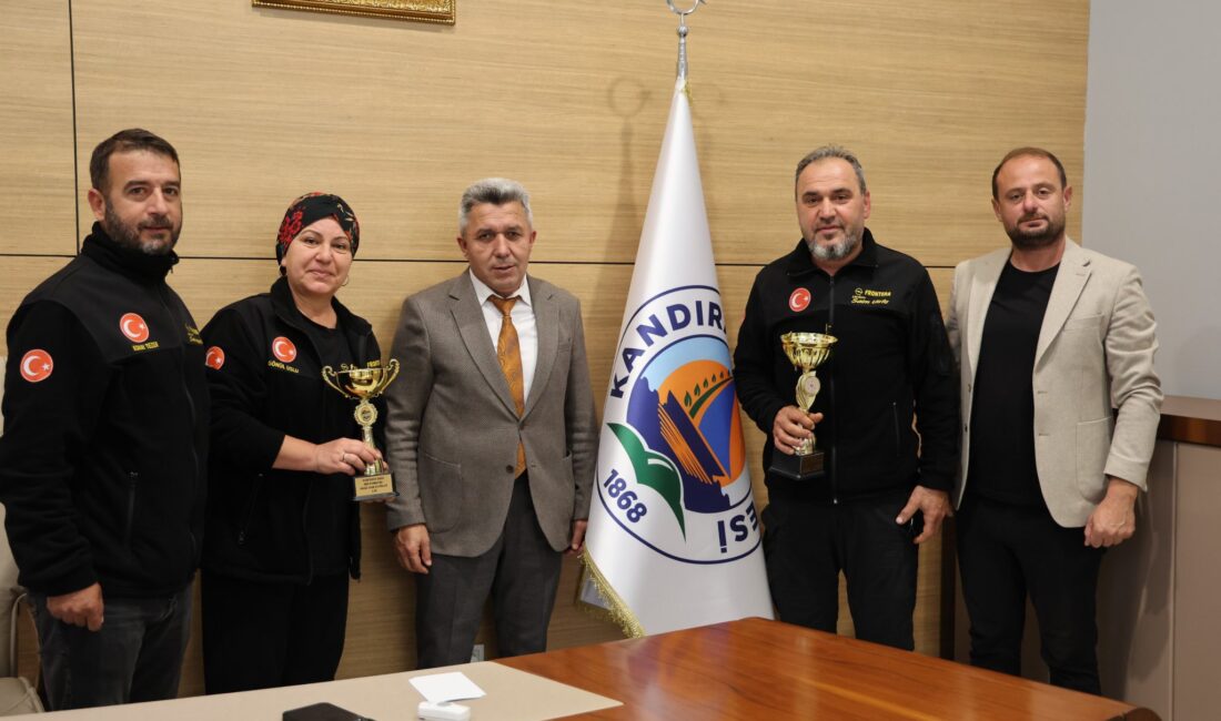 Kandıralı genç pilotlar Dilara Uslu ve Koray Tezer, İstanbul Arnavutköy’de