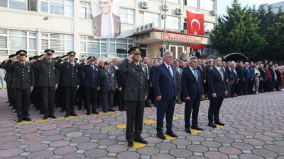 Kandıra, 10 Kasım’da Atatürk’ü anmak için tek yürek oldu; sirenler