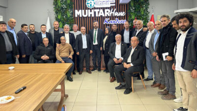Kandıra Muhtarlar Derneği’nde düzenlenen toplantıda, muhtarlar ile yerel yöneticiler bir