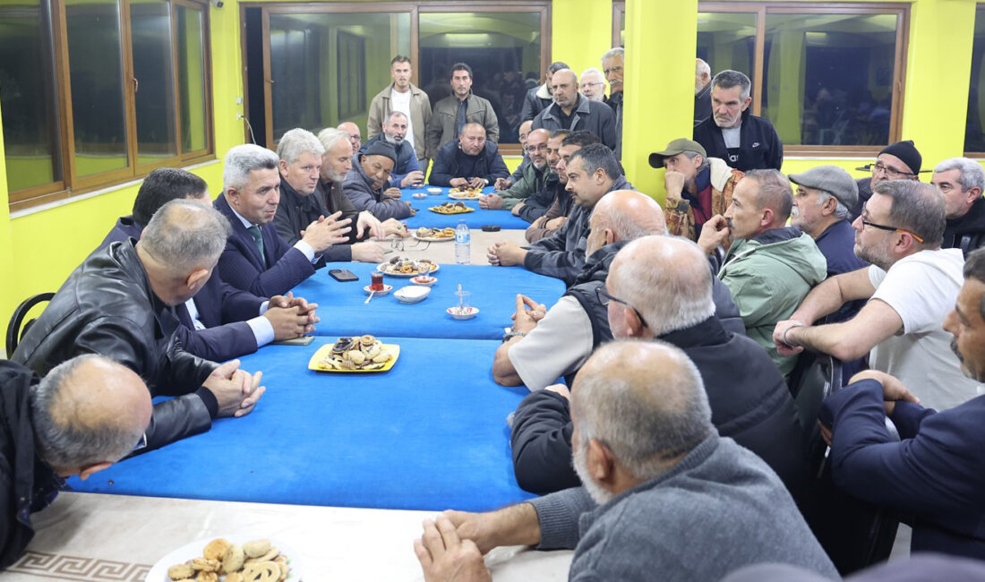 Kandıra Belediye Başkanı Erol Ölmez, Babalı Mahallesi’nde vatandaşlarla bir araya