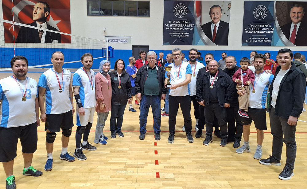 Kandıra Akçakoca Anadolu Lisesi, 24 Kasım Öğretmenler Günü Voleybol Turnuvası’nı