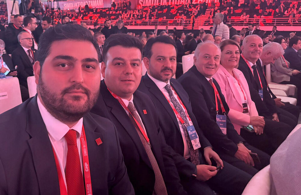 
CHP’nin 39. Olağan Kurultayı Ankara Spor Salonu’nda başladı. Kocaeli örgütü,