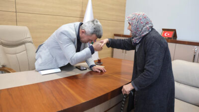 Kandıra Belediye Başkanı Erol Ölmez’in başlattığı Çarşamba Halk Günü, vatandaşların