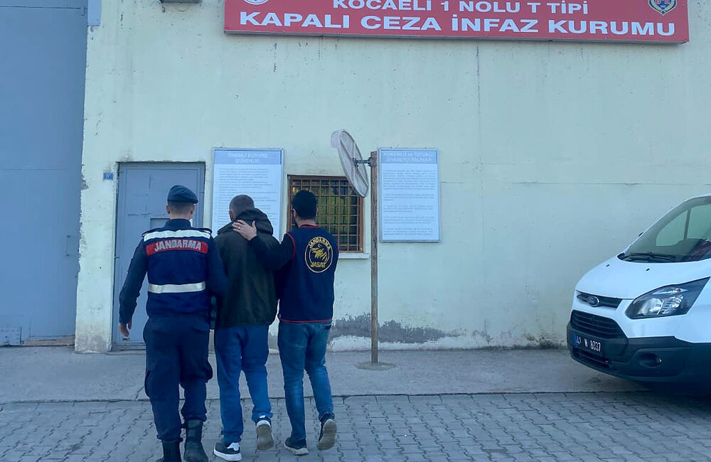 30 yıl kesinleşmiş hapis cezası bulunan D.Y., Kandıra’da saklandığı adreste