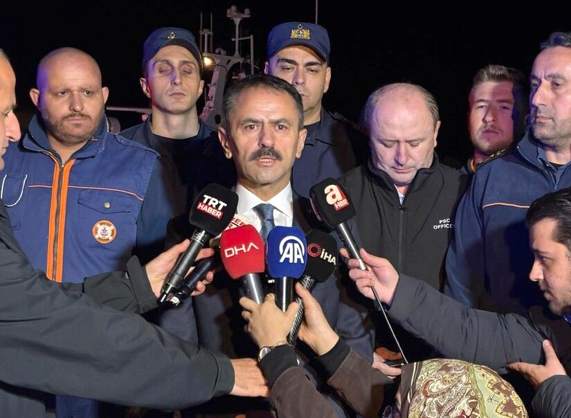 Kandıra Kefken açıklarında yangın çıkan yabancı menşeli gemideki 25 mürettebat,