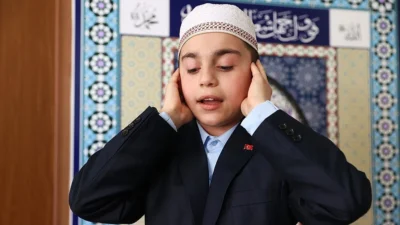 Kocaeli Müftülüğü, vatandaşların yoğun talepleri üzerine sabah ezanı saatlerini değiştirdi.