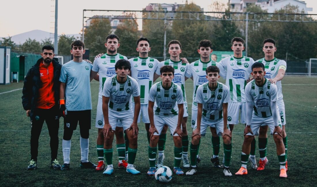 Kandıra Stadı’nda oynanan U-18 maçında Kandıra Gençlerbirliği, Başiskele Belediyespor’a 3-1