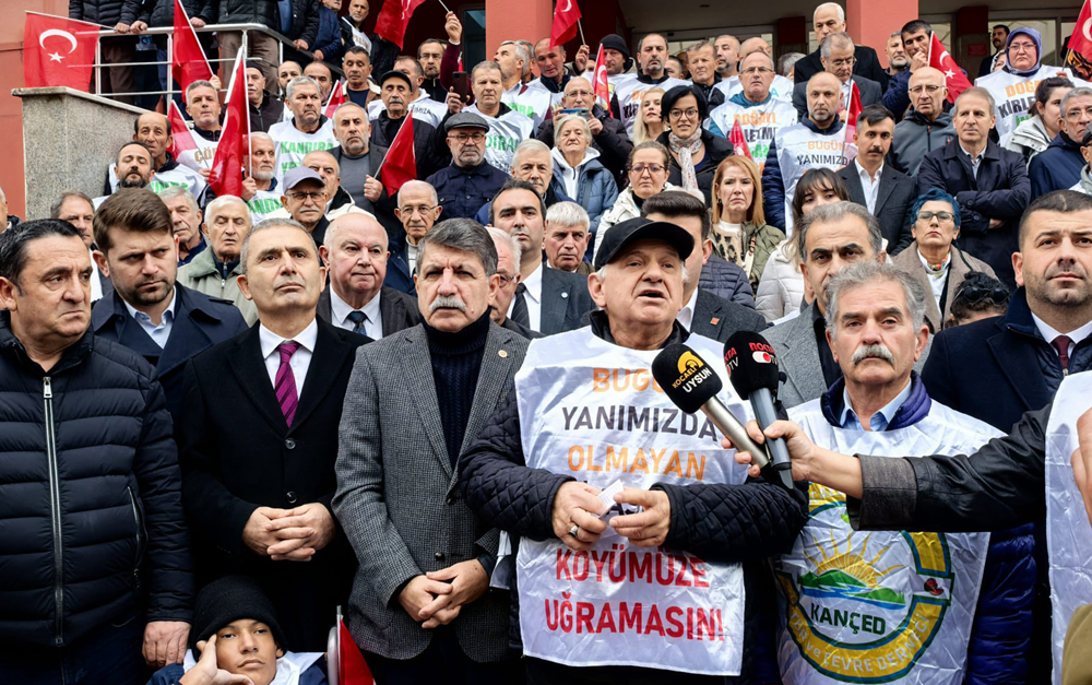 Çöp tesisi projesine tepki gösteren Kandıralılar, ÇED olumlu kararına karşı