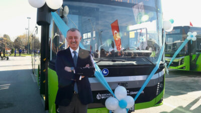 Kocaeli Büyükşehir Belediyesi’nin aldığı 123 yeni otobüsün 68’i hizmete girerken,