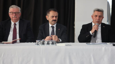 Kocaeli Valisi İlhami Aktaş, Kandıra’da mahalle muhtarlarıyla bir araya gelerek