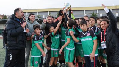 Kandıra Spor U-14 Takımı, bu sezon da yenilgisiz olarak üst