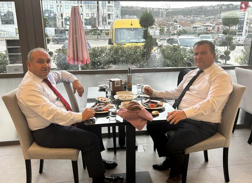 Kandıra’da faaliyet gösteren iki muhtar derneğinin başkanları Adnan Kaçan ve