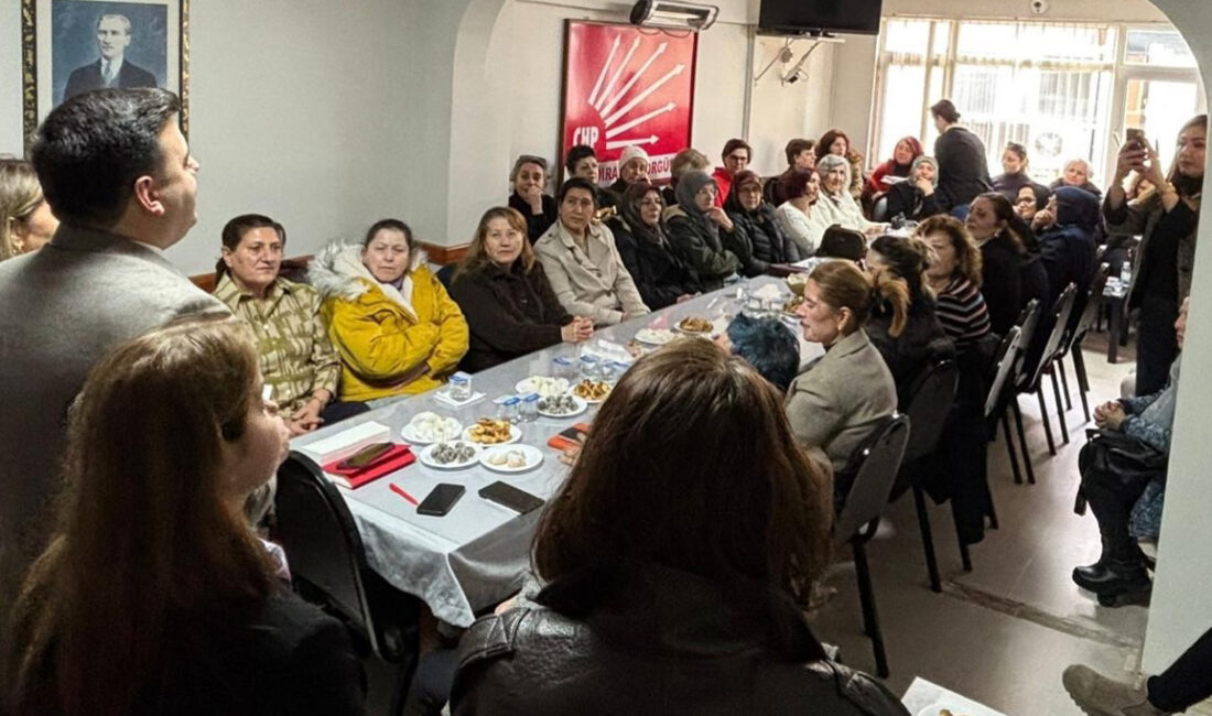 Cumhuriyet Halk Partisi Kandıra Kadın Kolları, yoğun katılımlı toplantıda gündemi