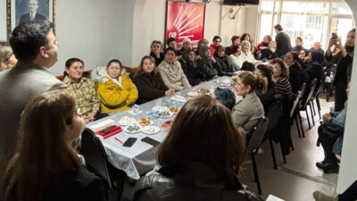 Cumhuriyet Halk Partisi Kandıra Kadın Kolları, yoğun katılımlı toplantıda gündemi