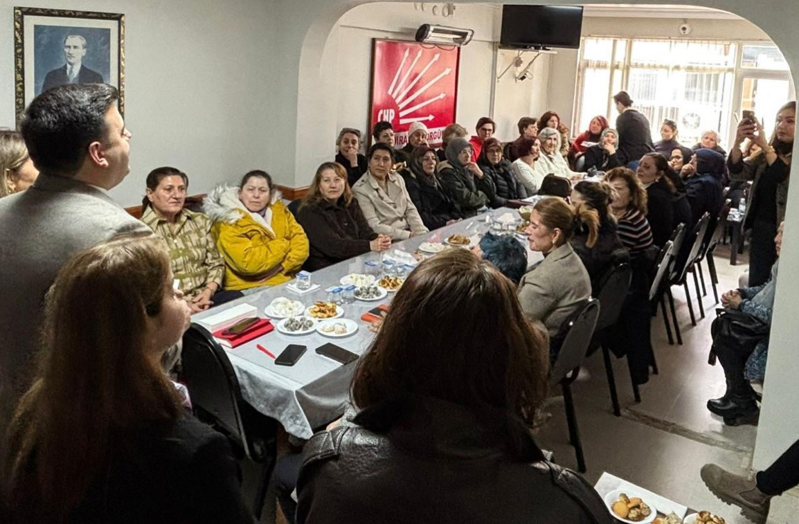 Cumhuriyet Halk Partisi Kandıra Kadın Kolları, yoğun katılımlı toplantıda gündemi