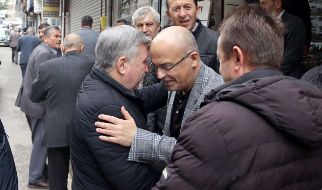 Türkiye Muhtarlar Derneği Kandıra Şubesi Başkanı Adnan Kaçan ve mahalle