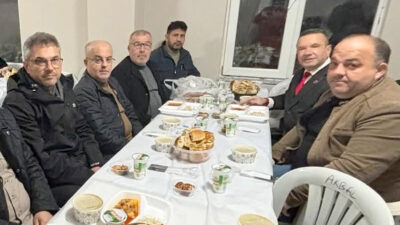 Kandıra Akbal Mahallesi’nde Ersin Candan’ın ev sahipliğinde düzenlenen iftar programında,