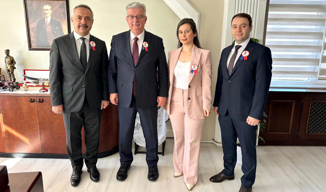 Kandıra Vergi Dairesi Müdürü Alparslan Parlak ve personeli, Vergi Haftası