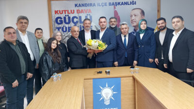 AK Parti Kandıra İlçe Başkanlığı’nda düzenlenen devir teslim töreninde Erol