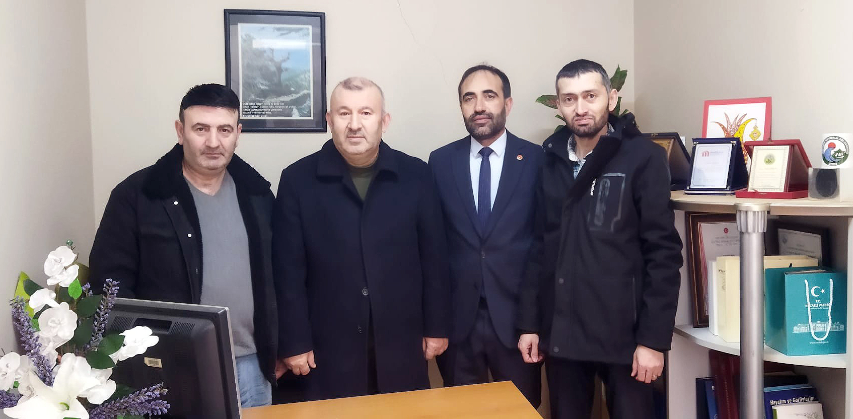 Saadet Partisi Kandıra İlçe Başkanı Ünal Kızılağıl ve ilçe yönetimi,