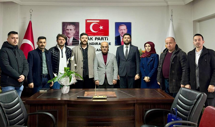 MHP Kandıra İlçe Başkanı Güngör Gödek ve yönetim kurulu üyeleri,