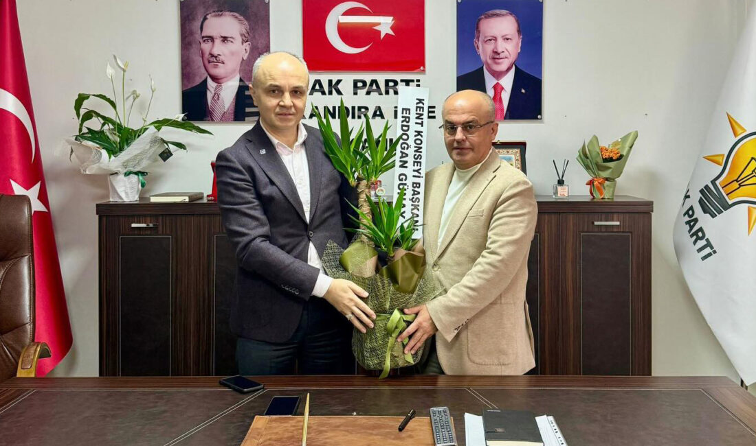 Kandıra Kent Konseyi Başkanı Erdoğan Günay ve yönetim kurulu üyeleri,