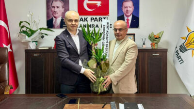 Kandıra Kent Konseyi Başkanı Erdoğan Günay ve yönetim kurulu üyeleri,