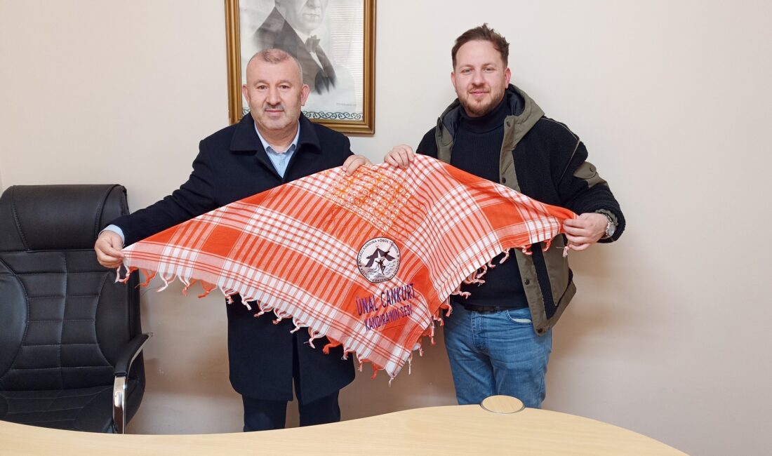 Kandıra Yörük Türkmen Derneği Başkanı Hakan Özel ve Uğur Şavk,