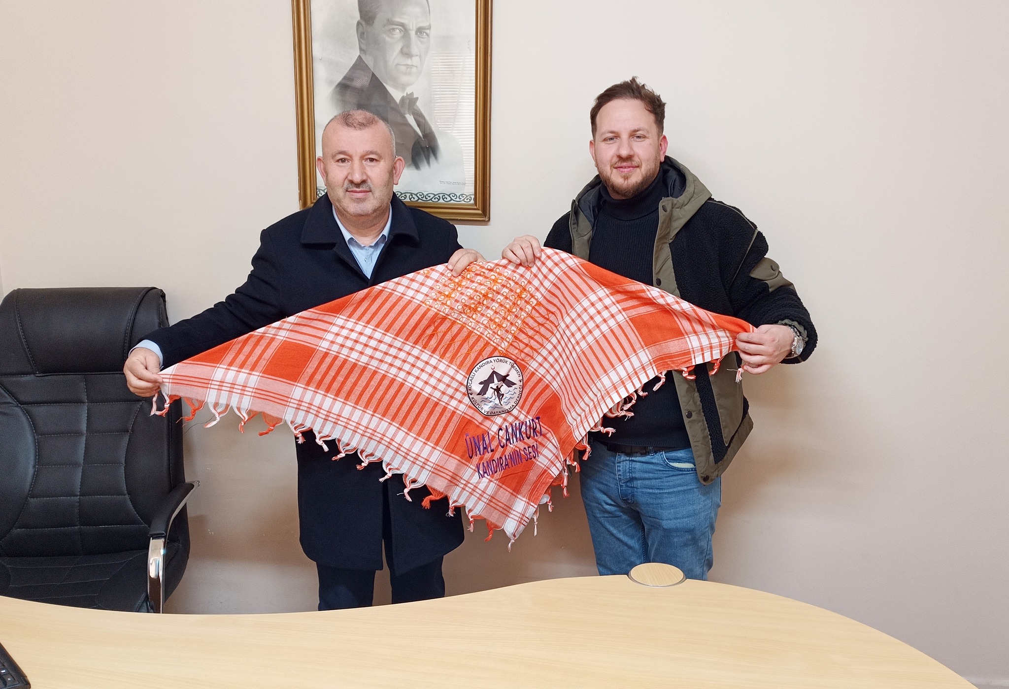 Kandıra Yörük Türkmen Derneği Başkanı Hakan Özel ve Uğur Şavk,