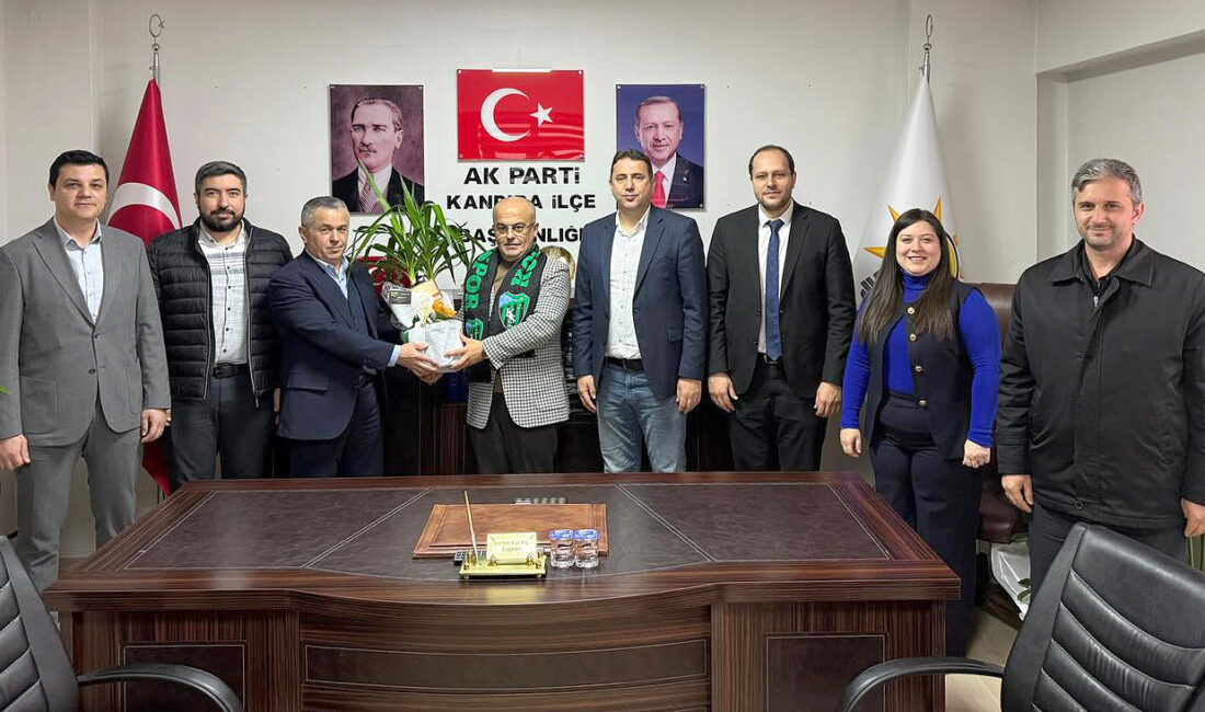 Kandıra’daki kurum idarecileri, AK Parti İlçe Başkanı Sertan Kulaç’ı ziyaret